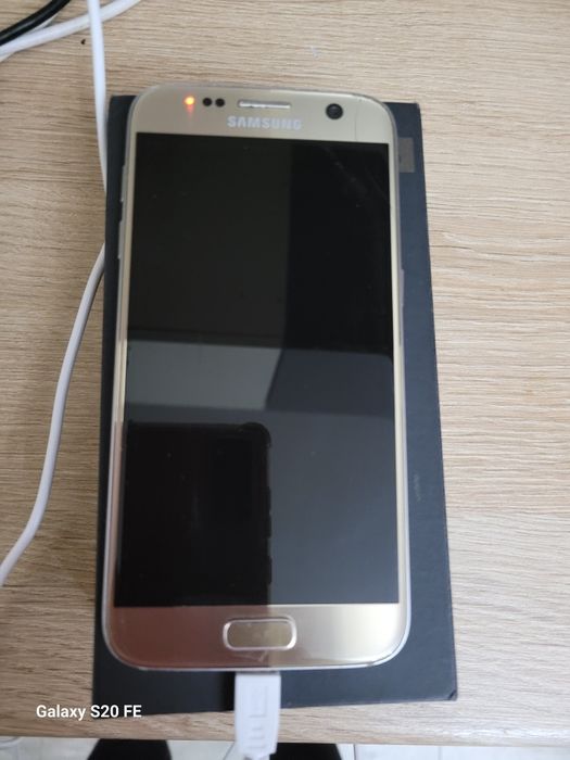 Vand Samsung S7 cu cutie