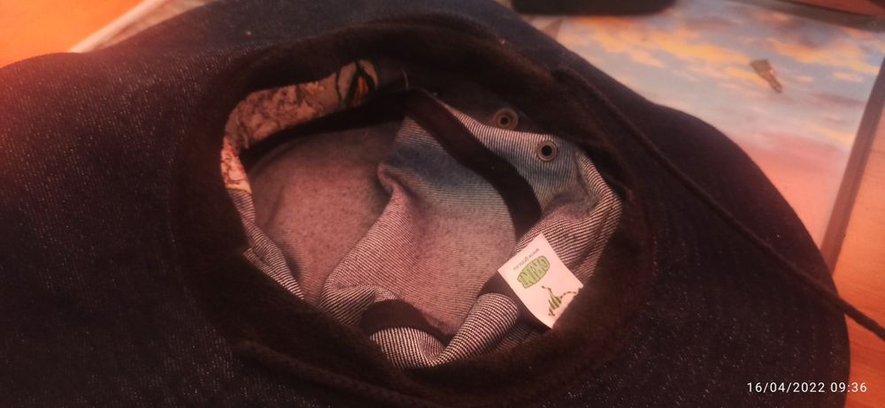 Дънкова шапка. . .