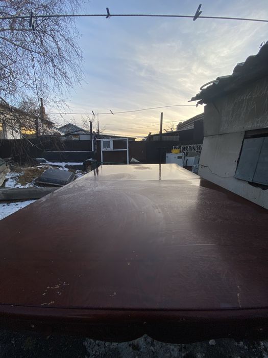 Стол вместительный