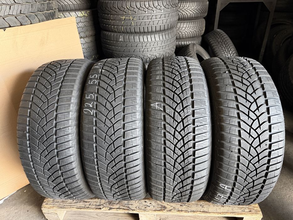 4 anvelope iarna  225/55/17 , 101V , GoodYear , 6-6.5 mm !
