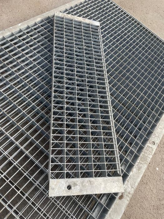 Trepte zincate galvanizate