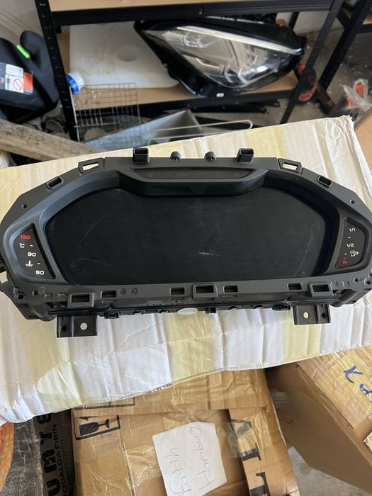 AUDI Q3 виртуален кокпит