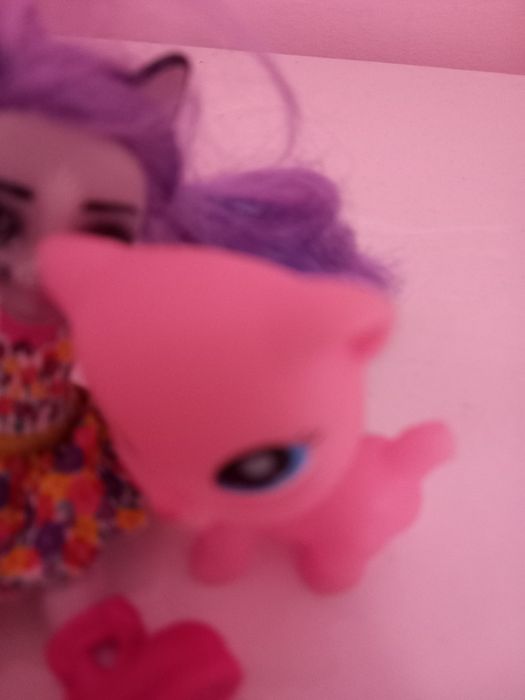 Катя и Таня играчките