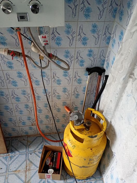 Instant de apă caldă