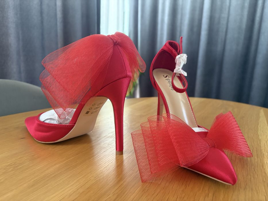 Обувки, 36 размер за повод