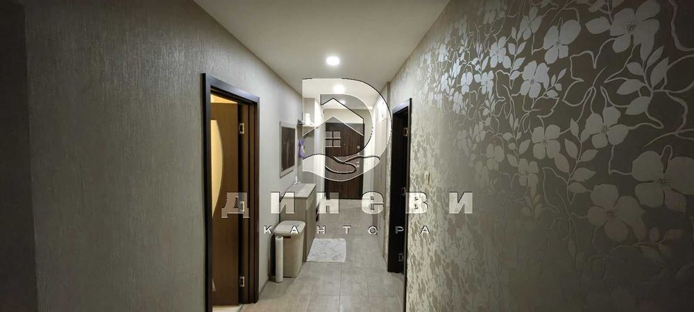 Продава се Четиристаен апартамент в Стара Загора, Опълченски - 89 кв.м за 1551 €/кв.м - Снимка #13