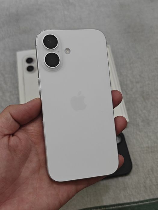 iPhone 16 128Gb идеальный