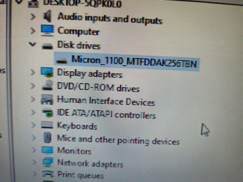 Desktop Dell procesor I5 ssd 256 16 gb ram foarte silentios