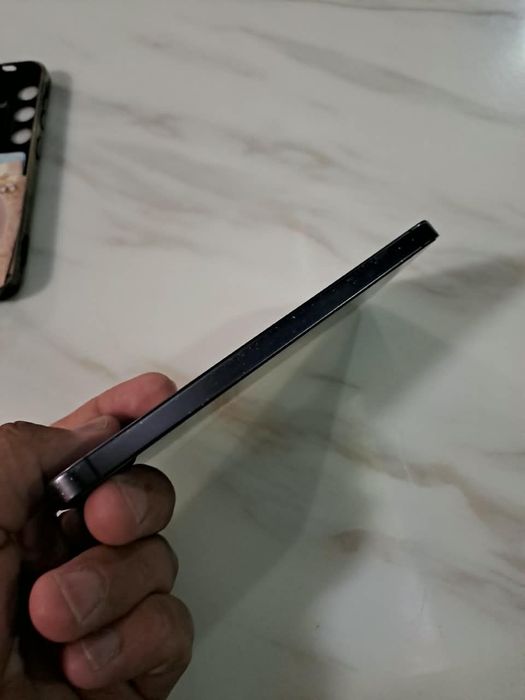 Samsung S24 в хорошем состоянии