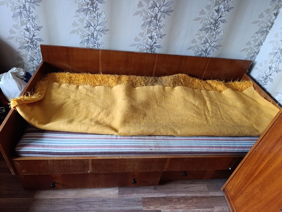 Подарявам две единични легла