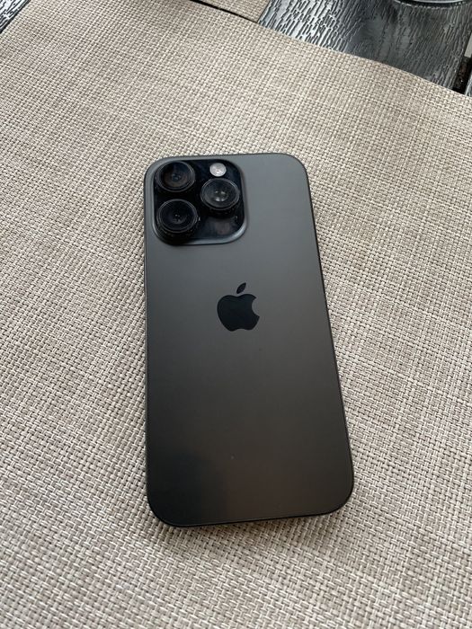 Iphone 16 pro без забележки  заключен за Части!!!