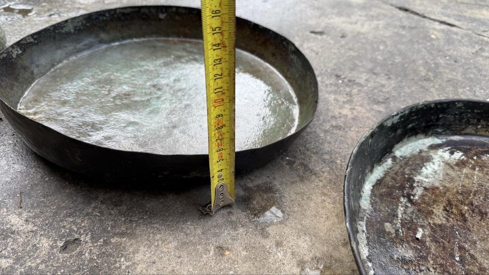 Медни тави и менче