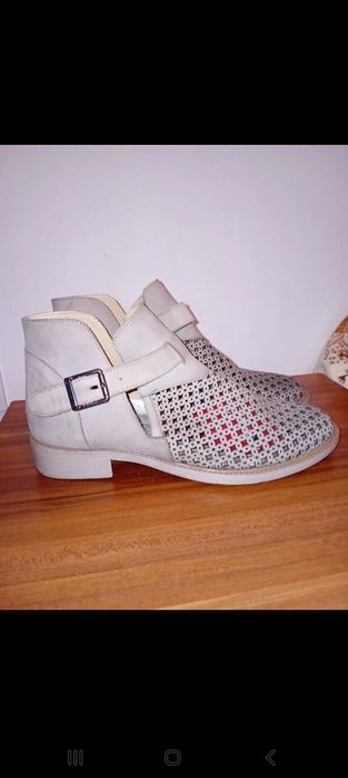 De vanzare ghete piele naturala