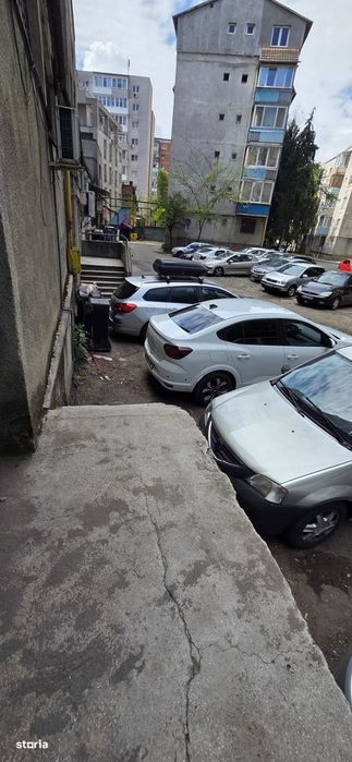 Spatiu Comercial 180mp zona Modern Simion Barnutiu 2.400 euro