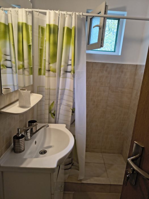 Apartament 3 camere de închiriat