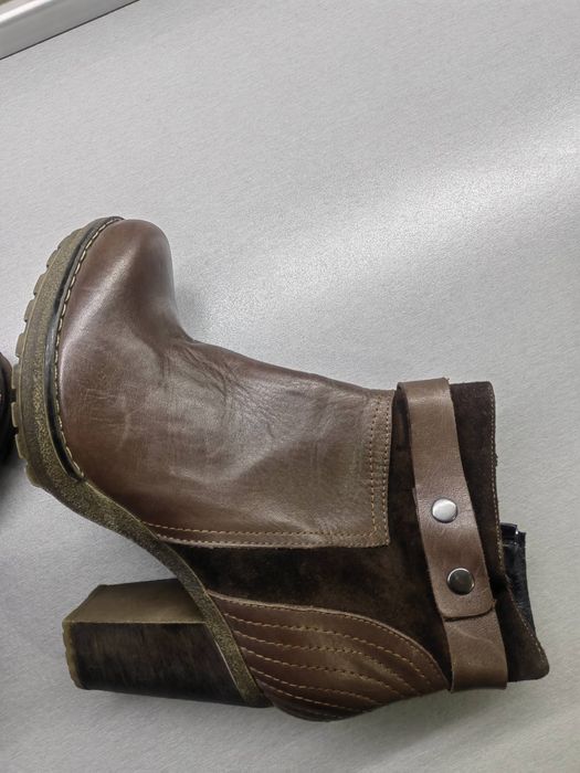 Чисто нови дамски боти.