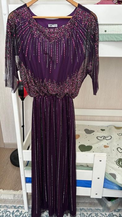 Продам элегантное нарядное вечернее платье!