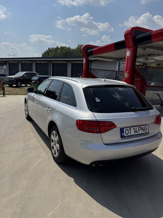 Vând Audi A4 B8