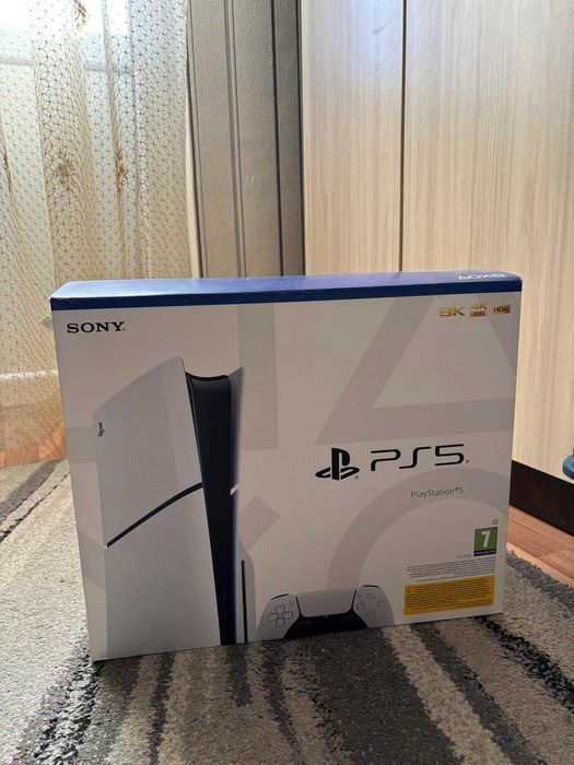 Play Station 5 в отлично състояние