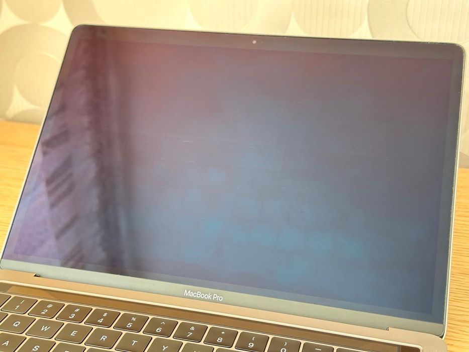 MacBook Pro 13’ 2019 four thunderbolt 3 ports