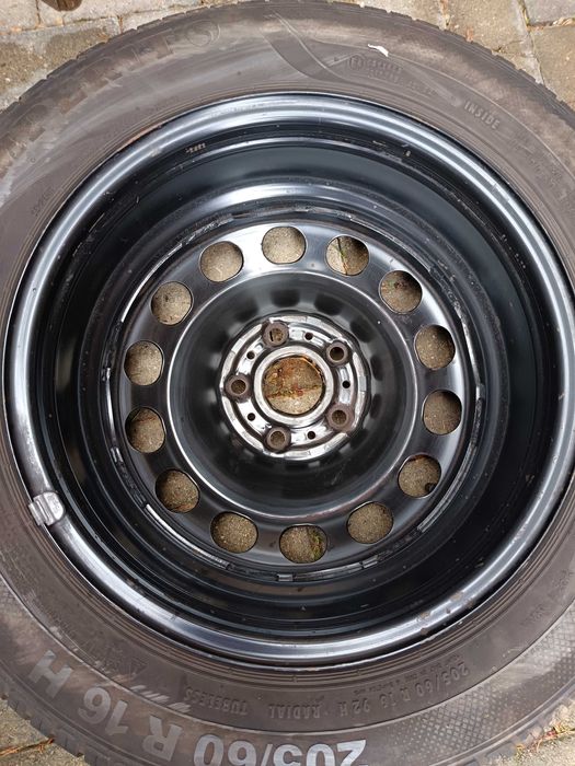 НОВИ летни гуми 205/60/16 с джанти и тасове за Шкода Октавия