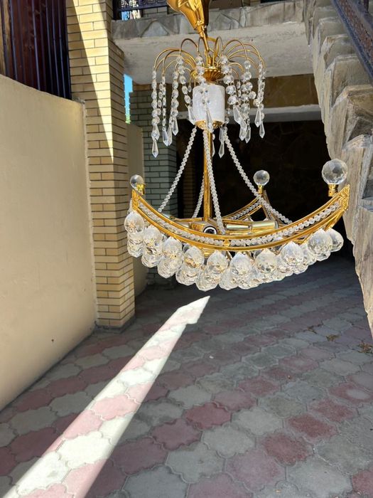 Красивая Люстра для зала