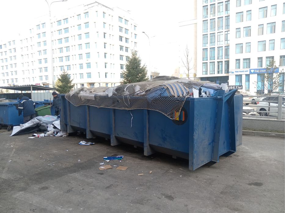 Вывоз мусора специальной техникой