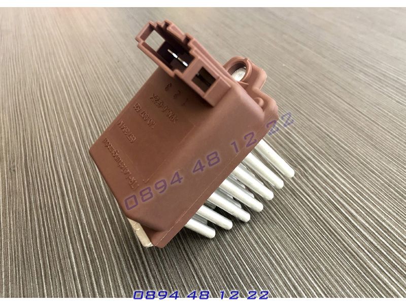 Резистор вентилатор реостат регулатор Audi VW Skoda Seat Ауди шкода