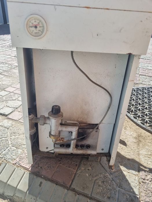 Проодается газовый  кател