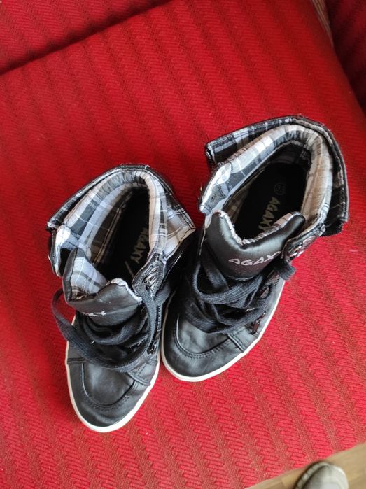 Adidasi  din piele, Nr. 33,  moderni, usori si foarte comozi