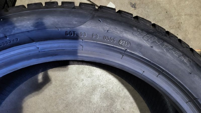 235/45/19 PIRELLI 4бр Runflat