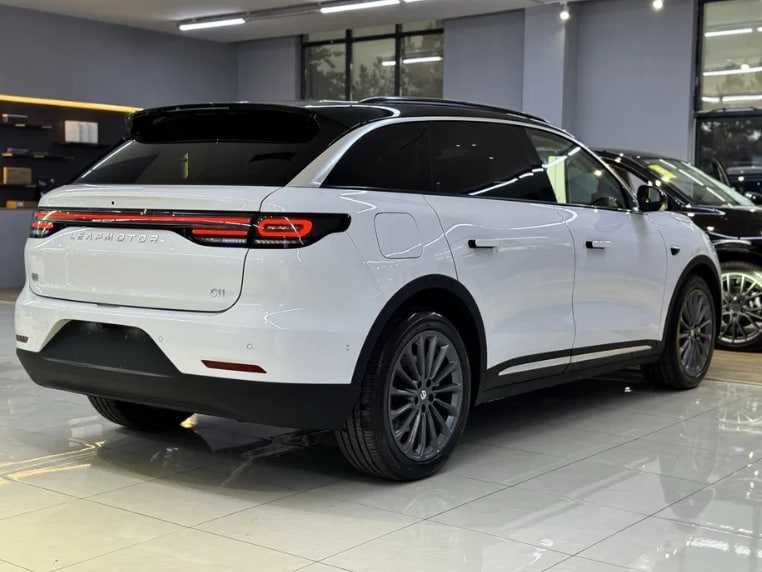 Leapmotor C11 Rasmiy dillerdan chegirma bilan