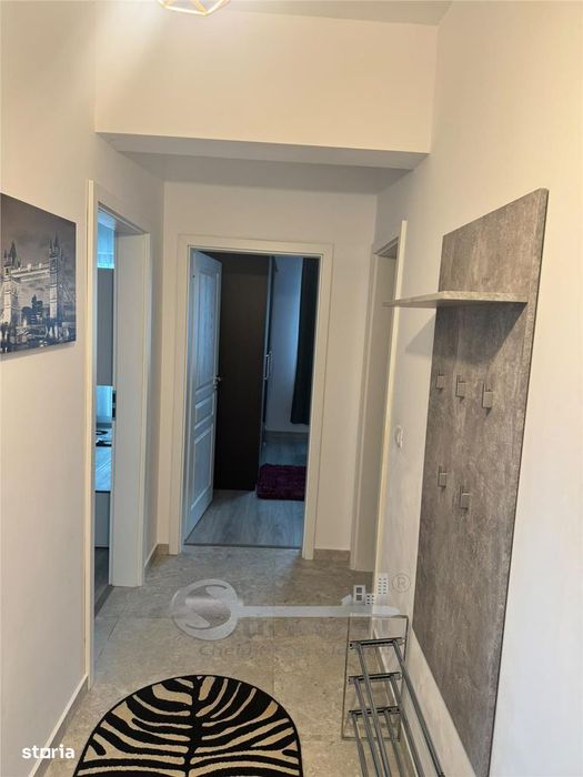 Mobilat Utilat Liber Bloc Nou Capat Cug Parcare — fotografia 1
