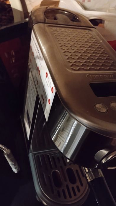Vând Espressor Semi automat HiBREW H10B cu accesorii incluse