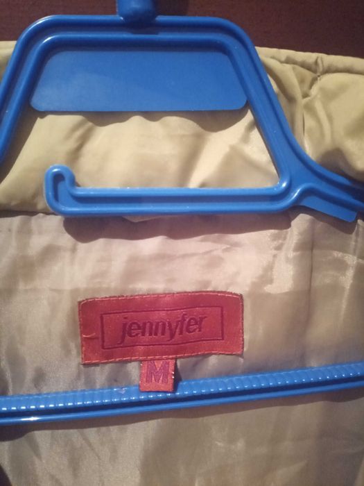 Зимно късо яке с гугла