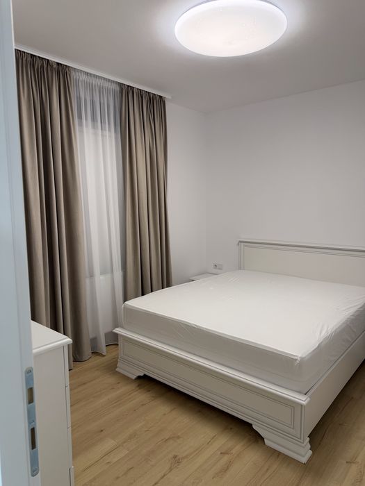 Inchiriez apartament 3 camere Stefan cel Mare