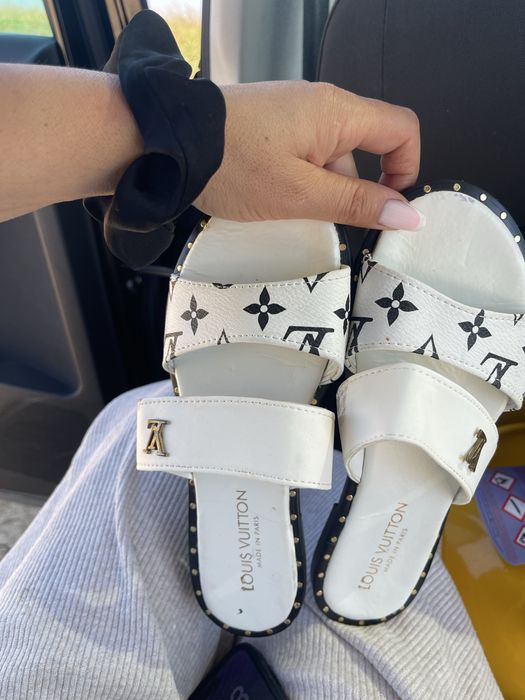 Slapi , papuci dama louis vuitton marimea 38