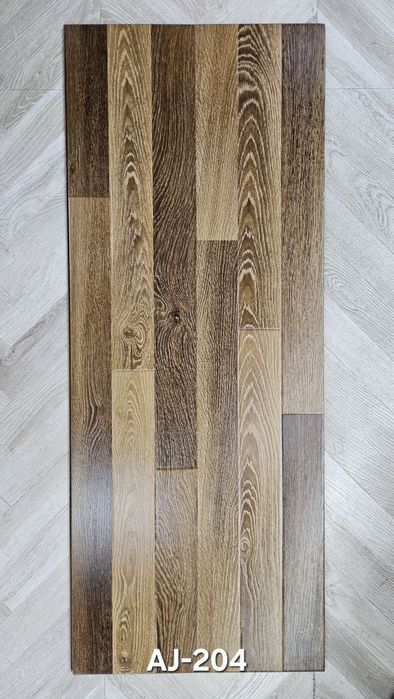 8mm  Laminat 67000ming kotta razmer Kamplekt sintifon