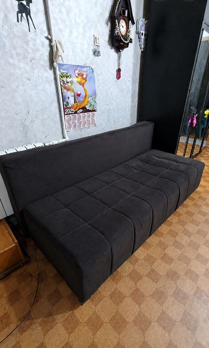 Продаётся раскладной диван.