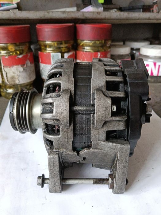 Alternator Dacia Logan Sandero benzină 1.2
