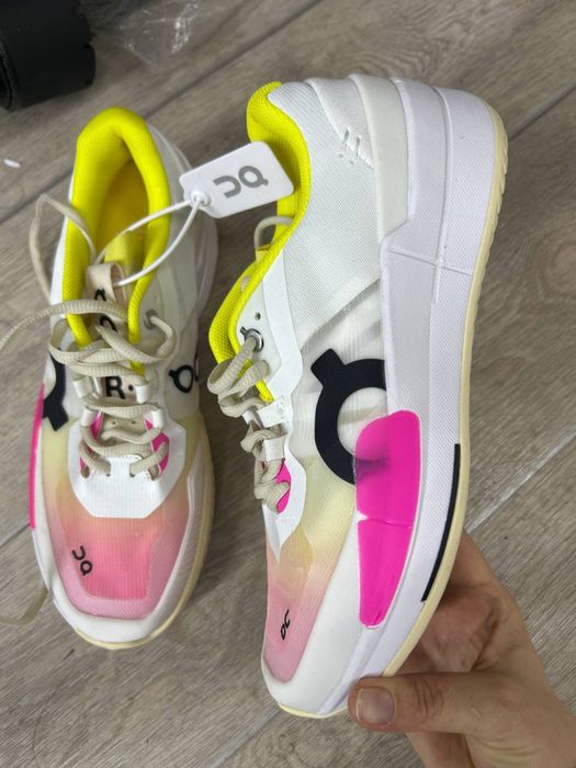 Теннисные кроссовки On roger