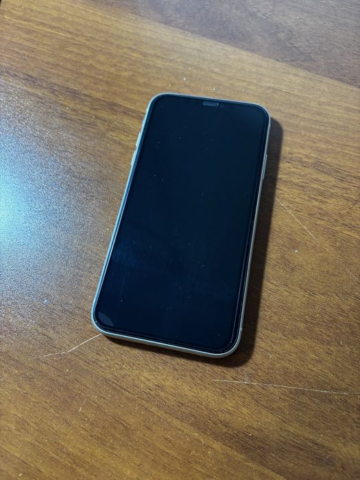 Продам iPhone 11