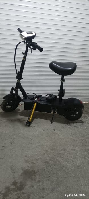 Продам свой электронный самокат.