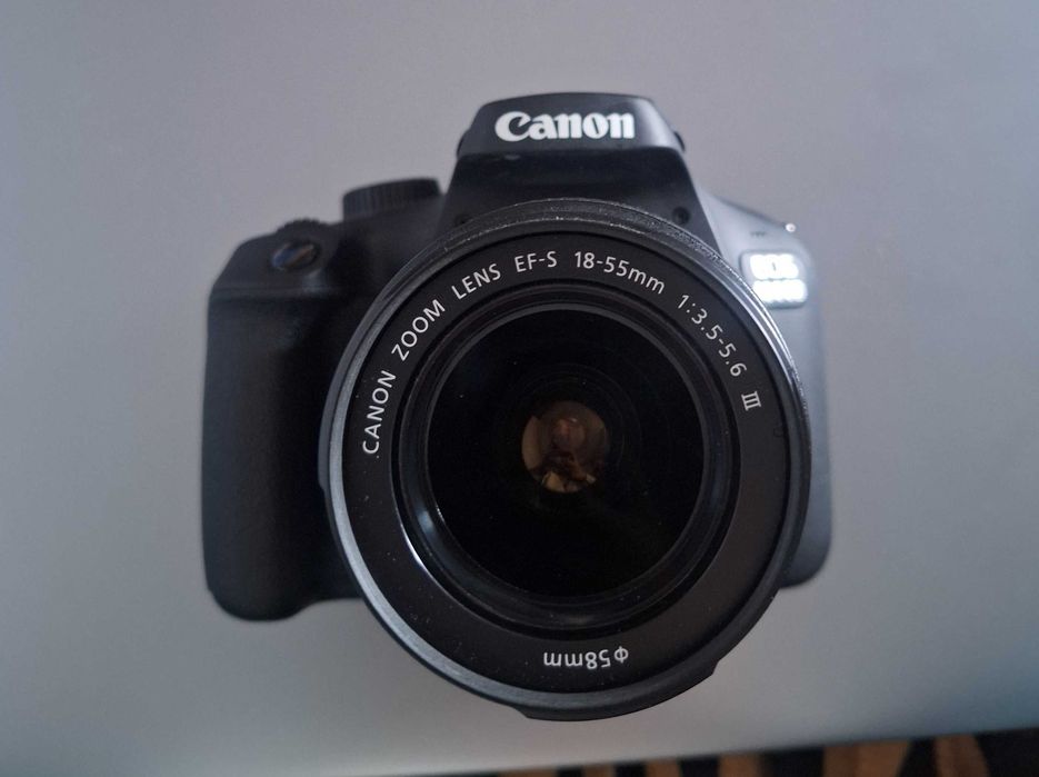 Canon EOS 4000D aproape nou