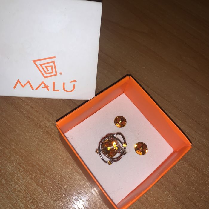 Обеци и пръстен с кристали Swarovski на италианската марка Malú