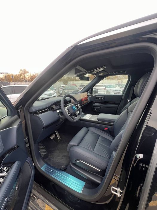 Zeekr 9X Sotiladi 2ta monitorli