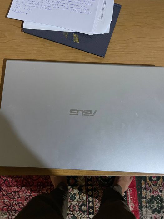 Asus noutbook sotiladi