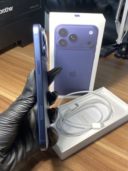 iPhone 17 Pro Max • 512 GB • Deep Blue