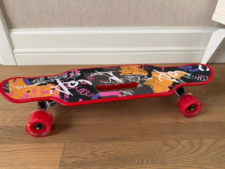 Скейтборд в отличном состоянии,  почти новый