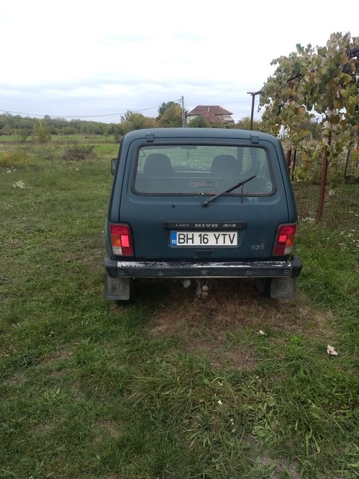 Lada niva 1.7 benzină din 2003 an